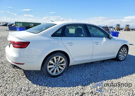 2017 Audi A4 Premium z USA, uszkodzony, nr VIN WAUGNAF4XHN006996